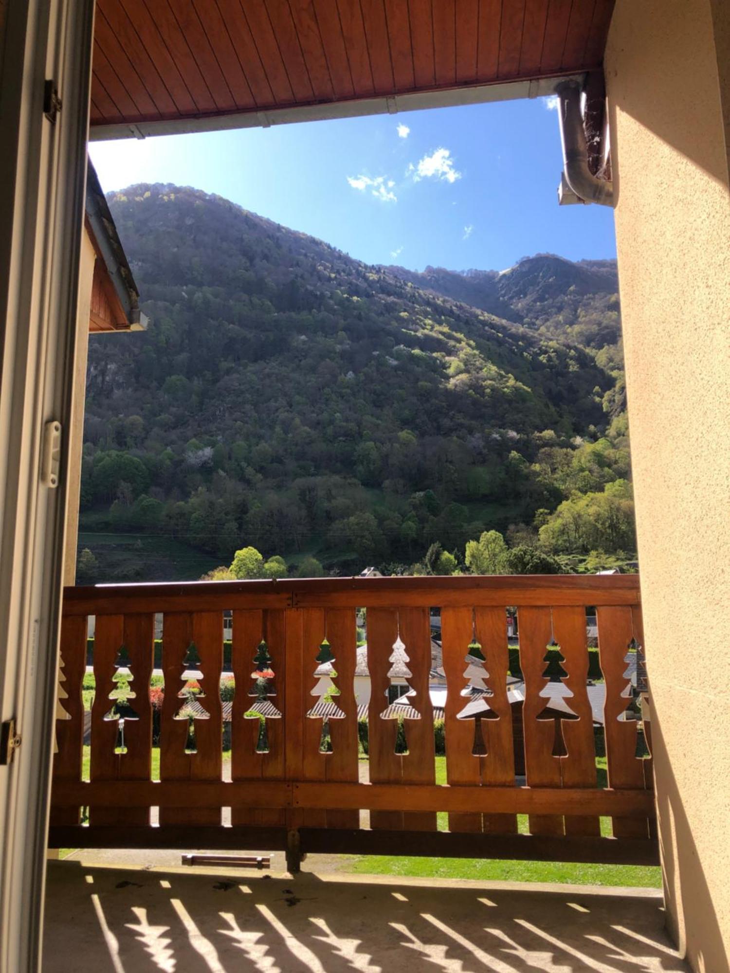 Appart T 3 Bagneres-De-Luchon Vue Montagne - Piscine Mi Juin Exterior foto